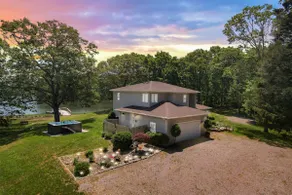 Waterfront Estate w Hot Tub, Dock & Kayaks - Image 3