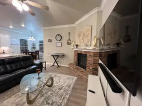 House in Midland with swimming pool - Image 2