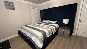 House in Midland with swimming pool - Image 3