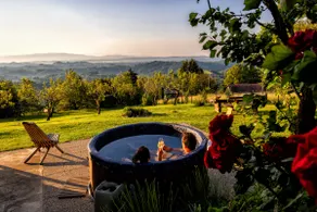 Cozy house with a view and hot tub under the stars - Image 2