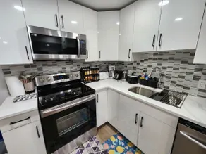 Modern 2 Bedroom Basement Suite at West Edmonton - Image 3