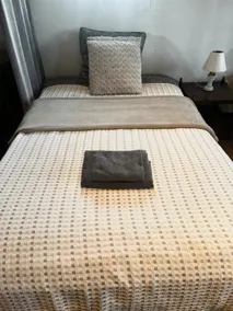 Private and quiet guest house with private bathroom and kitchen - Image 3