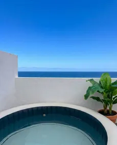 Centuries-old house with a bath - Image 3