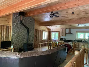 Beautiful log cabin in the UP - Image 3