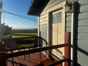 Quiet Country Retreat Near I-5 with Mt. Hood Views - Image 4