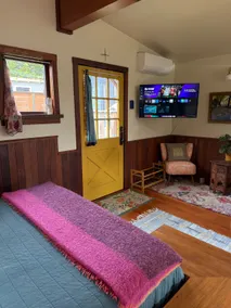 The YumYum Bungalow Cottage- Arcata- soaking tub - Image 4