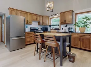 A cottage with wonderful scene in 3.7 acres land - Image 5