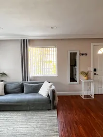Urban Comforts: Fully Equipped, Steps to Downtown! - Image 5