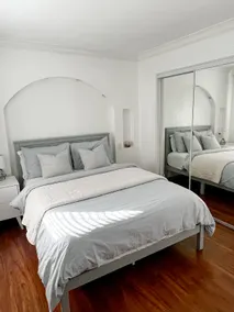 Urban Comforts: Fully Equipped, Steps to Downtown! - Image 2