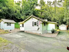Camp Cliffside River Retreat - Image 2