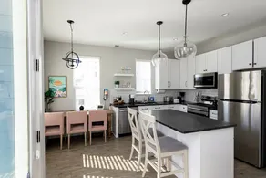 Tree Hill Bridge - parking, walkable, wedding stay - Image 4