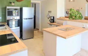 Amazing Home In Violès - Image 5