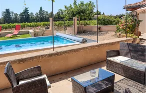 Amazing Home In Violès - Image 2