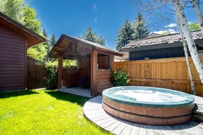 Creekside on Quigley - 3BD Private Home on trails + Hot Tub - Image 2