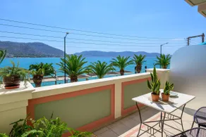 Seaside Apartment - Image 2