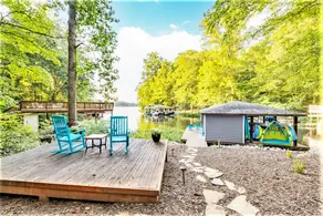 Lake Life Balance | Excellent Location - Image 3