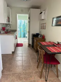 Desert-themed studio w/ kitchenette. Accessible - Image 2