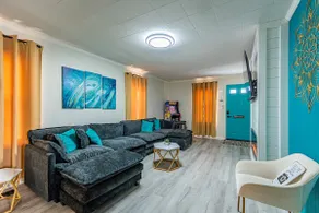 Oak Hill 3BR near NRG & ACE | Hot Tub | Fire Pit - Image 2