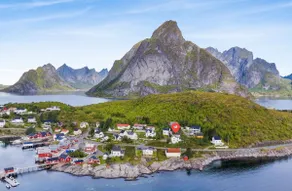 Reine Fishermans House - Mountain & Seaview - Image 2