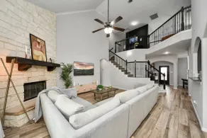 Modern/Stylish quiet home in Katy | 5 bed 2.5 bath - Image 2
