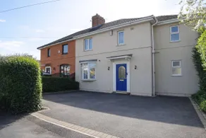 Chic 5 Bedroom House with Private Parking & Garden - Image 2