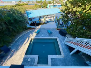 Quaint Matlacha Island Cottage - Image 4