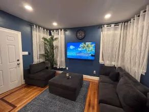The blue backyard studio suite! - Image 4
