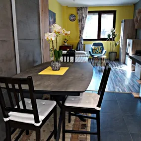 Great apartment next to the National Palace of Culture - private parking available - Image 3