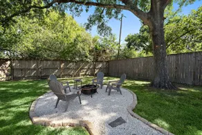 Htown Home Near NRG, Med Center | BBQ Yard Games - Image 3
