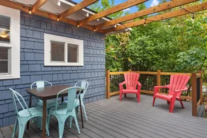 South Hill Craftsman, Full kitchen, Patio, Porch - Image 2