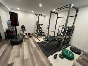 Beautiful place with gym and free Parking - Image 4
