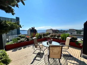 Seattle Studio With Water View - Image 3