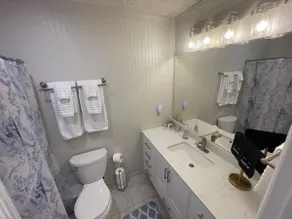 No Stairs, 86” TVs, King Beds & Massage Near UGA - Image 5