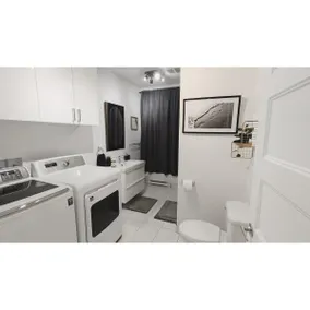 The Explorer | Modern accommodation in the heart of Quebec City - Image 5