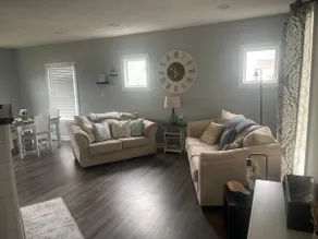 Charming 2BR Home - Image 2