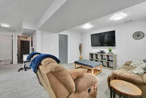 Basement Apartment w/ Separate Entrance in Clinton - Image 4