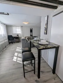 Serene & Cozy Suite | Private Entrance & Driveway - Image 2