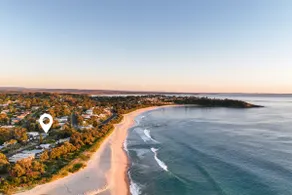 The Blue Beach House - Pet Friendly Coastal Escape in Mollymook - Image 4