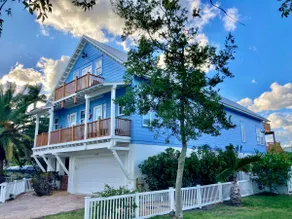 Top 1%, Waterfront, Heated Pool, Elevator, FirePit - Image 3