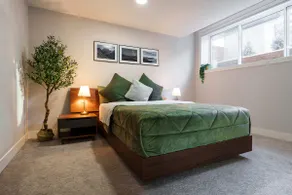 Spacious Private Suite · 10 Min Downtown & Airport - Image 2