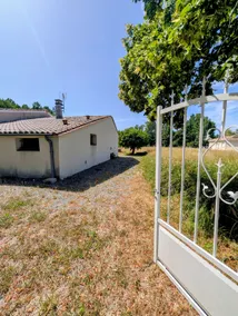 The renovated Chai, house with garden near lake & ocean - Image 5