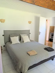 The renovated Chai, house with garden near lake & ocean - Image 3
