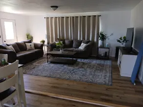 Riverview Bliss in Beautiful Home - Image 2