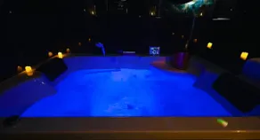 Unique Minka Cocon with private hot tub - Image 3