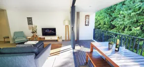 Stylish Parkside Retreat - Outdoor Pool & Undercover Parking - Randwick - Image 2
