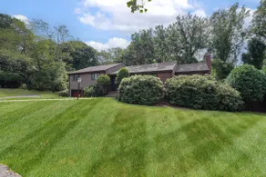 Spacious quiet Newton Villa *Easy Boston Access! - Image 3