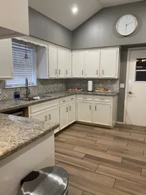 Cozy 3 bedroom w/pool & patio! - Image 5