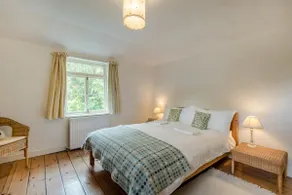 4 Bed in Lyndhurst oc-57407 - Image 3