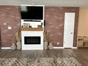 The Black & Gold House Spacious Family Gatherings - Image 3
