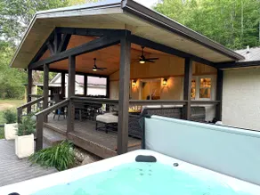 Riverfront Hot Tub in Damascus - Image 2
